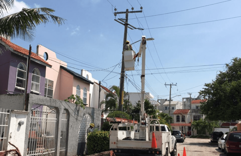 Desmienten usuarios a CFE; aseguran que hay muchas zonas de Cancún sin luz