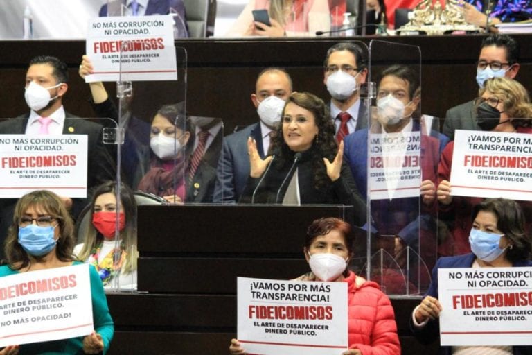 Extinguen diputados 109 fideicomisos, entre ellos el Fonden; serán destinados a Salud