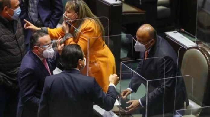 Diputados han aprobado la desaparición del Fonden el día que arriba el huracán 