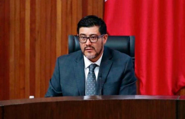 El magistrado Reyes Rodríguez le deseó la muerte a AMLO; en redes sociales piden incluso su renuncia