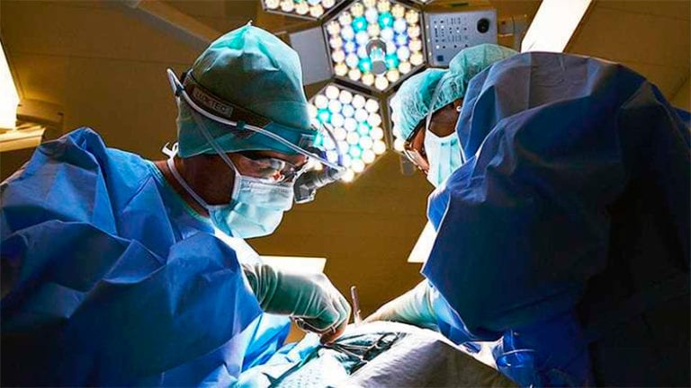 Diputada comparte falso video de un aborto; en realidad se trata de un parto