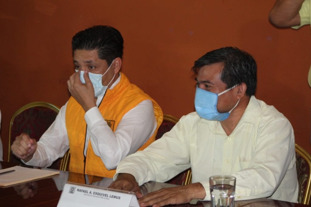 Tal como lo han señalado otras fuerzas políticas, a nivel local apostarán por las alianzas parciales, lo que significa que podrían estar en coalición con el PRI en un municipio, y del PAN o el MC en otro municipio.