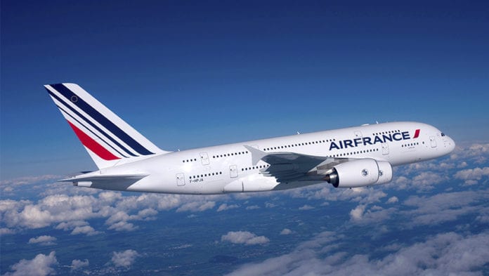 El gobernador Carlos Joaquín informó que, para avanzar más rápido en la recuperación de Quintana Roo, hay mucho trabajo qué hacer en bien de la población, pero sobre todo en el cuidado de la salud para lograr el equilibrio que permita salvar vidas y aumentar el crecimiento económico.