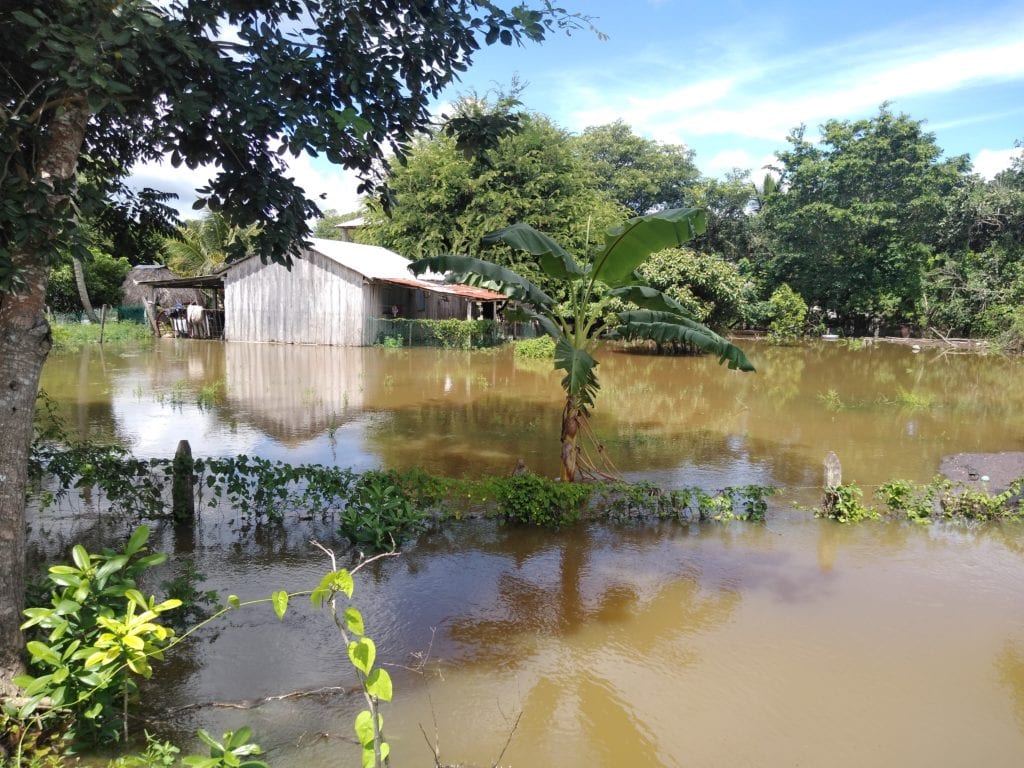 El organismo comunicó que "Río Verde y Miguel Alemán, en Bacalar, quedaron incomunicadas por los escurrimientos de agua del frente frío 4".