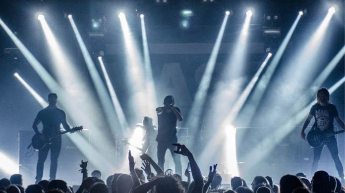 Si eres un virtuoso o virtuosa del canto y te gustaría grabar un sencillo y ser la imagen de ecología de este destino, además de ganar muchos premios más, es tu oportunidad de participar en el concurso Playa del Carmen, Voz del Medio Ambiente.