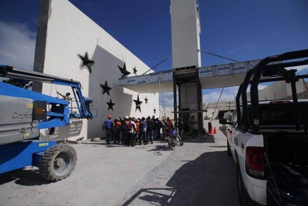 Desde mediados de año, varios trabajadores de la construcción que laboraban en esta obra, o que acudían al lugar a pedir trabajo, comenzaron a desaparecer, sin que la autoridad pudiera dar con su paradero, aunque según familiares, sí había elementos que indicaban que estaban en ese lugar.