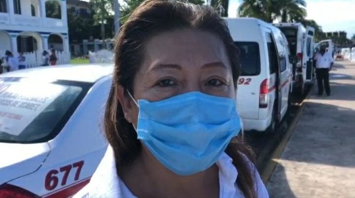 Mildred María Aguayo López, madre del extinto capitán de la embarcación “Zitlali”, quien perdiera la vida el 16 de octubre pasado debido al choque de la embarcación ballenera 