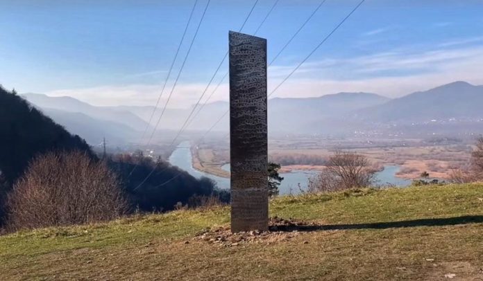 El monolito que antes fue captado en Utah, Estados Unidos ahora fue visto en Rumania, en Europa