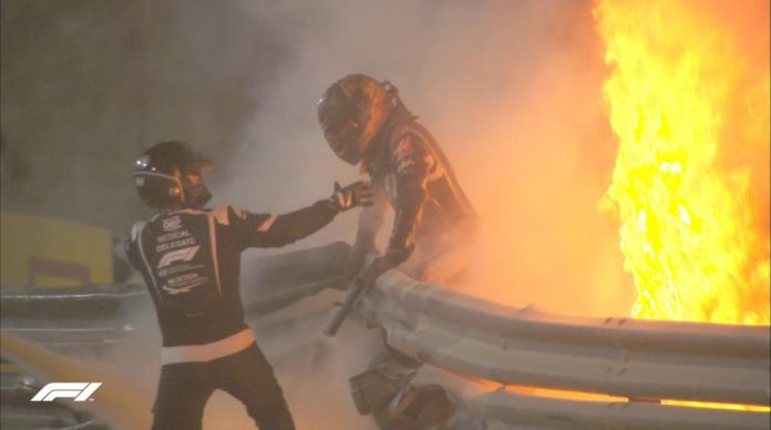 Se incendia auto del piloto francés Romain Grosjean