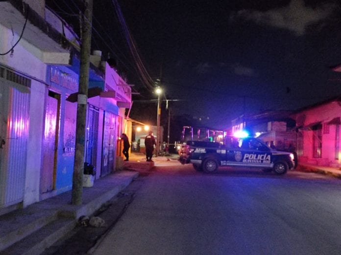 Un hombre falleció, en tanto que una mujer y un niño resultaron con serias lesiones, después de ser atropellados por una camioneta, conducida por un sujeto borracho que se fugó del lugar, en la Región 247.