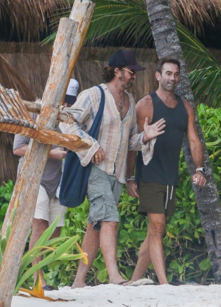 Mira las imágenes de las vacaciones de Gerard Butler en Tulum