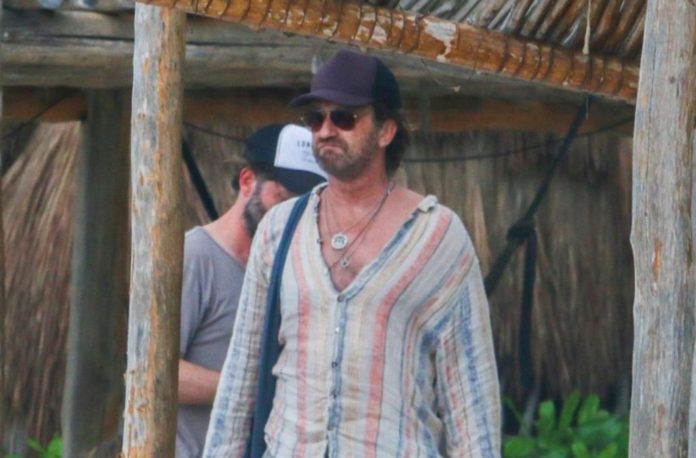 Mira las imágenes de las vacaciones de Gerard Butler en Tulum