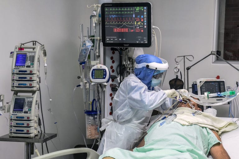 Doctora que combate Covid-19: ‘Soy fuerte, pero ante tanto dolor es imposible no quebrarse’