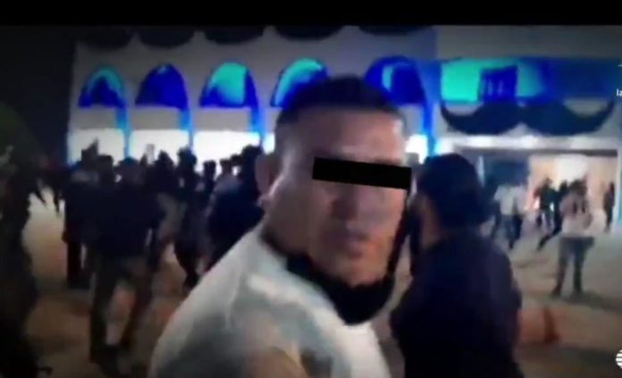 Identifican a un policía vestido de civil que disparó contra los manifestantes en Cancún