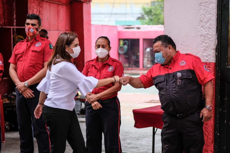 Entregan histórico equipamiento a bomberos de Cancún para reforzar 6 estaciones