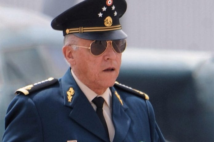 Tras el arresto arresto, de Salvador Cienfuegos Zepeda, el pasado 15 de octubre, a su llegada al Aeropuerto Internacional de Los Ángeles, fueron retirados los cargos en contra el ex funcionario en Estados Unidos, para que sea investigado en México, se informó hoy martes 17 de noviembre.