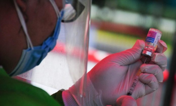 Alertan por la venta ilegal en internet de la vacuna para la influenza; piden no adquirirla