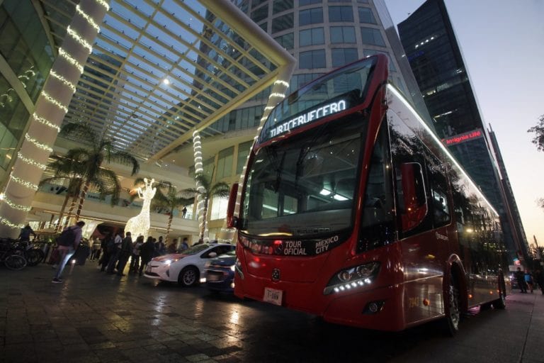 o hay aburrimiento en la pandemia, pues en la Ciudad de México se ha reactivado el ya consagrado Turi Cervecero con todas las medidas de sanidad necesarias para cuidar a los viajeros que aman la cerveza y como fans de este elixir, no pueden perder oportunidad de visitar las cervecerías más emblemáticas de la capital.