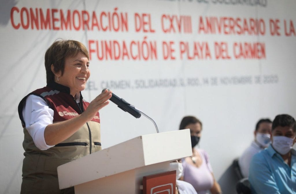 El evento contó además con la presencia en el presídium de los regidores Capitán Elio Lara Morales y María de Jesús Villegas, el secretario General, Alfredo Paz Cetina; la presidenta del DIF de Solidaridad, Karla Robles Miranda;