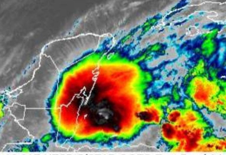 Eta regresa al Mar Caribe