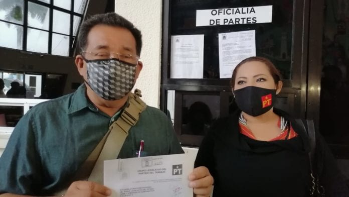 De prosperar una iniciativa presentada hoy por los diputados del Partido del Trabajo, el siguiente gobernador tendría un periodo de solo dos años, para así homologar su elección con la federal, para la presidencia de la República, a partir de 2024.