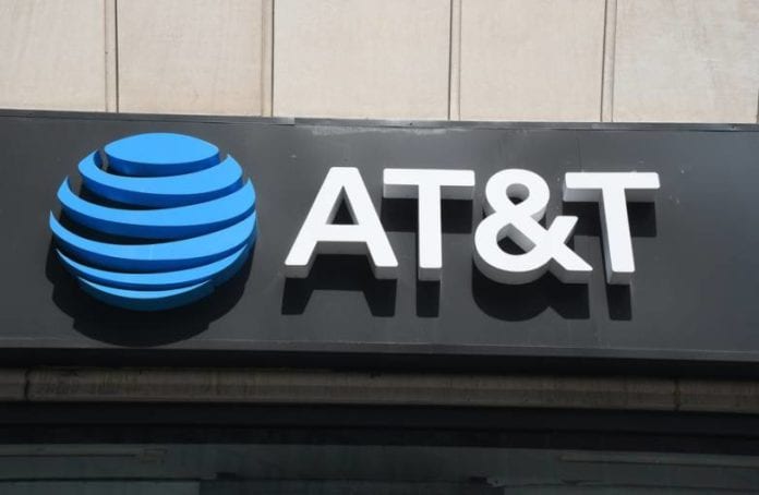 Demanda Profeco a AT&T por cobros indebidos a cerca de 850 mil clientes