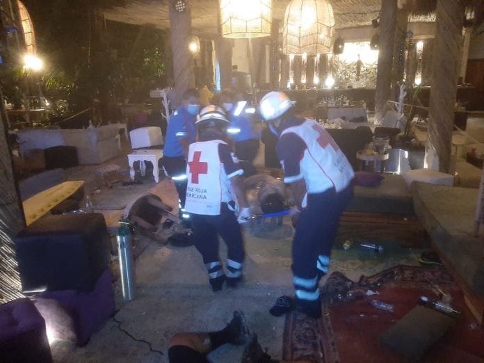 Los dos agentes de la Policía de Investigación que estuvieron involucrados en una balacera surgida en un bar de Tulum ya fueron detenidos, por órdenes del Ministerio Público, y traídos a esta ciudad.