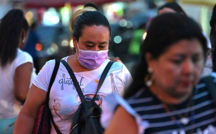 Hasta las 13 horas del 30 de diciembre, se han notificado 2 mil 25 defunciones y 15 mil 771 casos positivos de Covid-19 informó la SESA Quintana Roo.