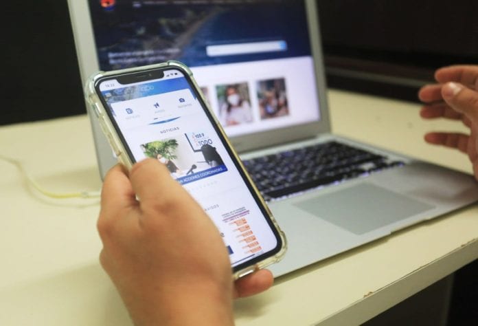 Con 300 mil visitas y más de siete mil descargas, la plataforma E-CUN se ha convertido en moderna herramienta digital que permite agilizar diversos trámites municipales y, al mismo tiempo, impulsar el combate a la corrupción que es prioridad del gobierno de Benito Juárez.