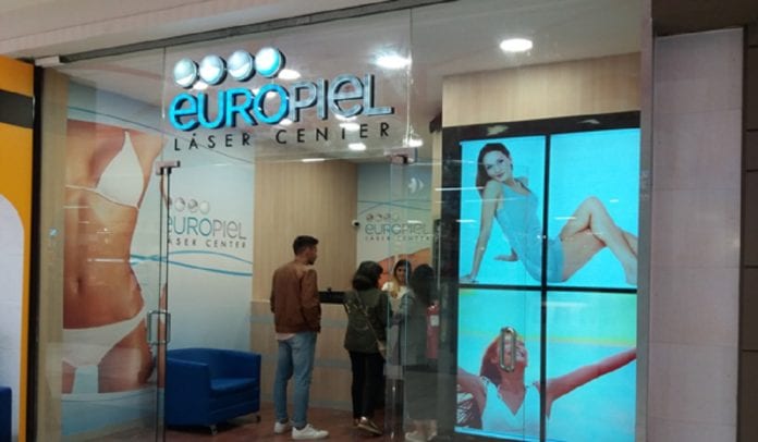 Derivado de una queja ante la Profeco por presunto fraude hacia la empresa de depilación láser denominada Europiel, sucursal Playa del Carmen, más ciudadanos inconformes organizan una demanda colectiva contra esta compañía que aseguran los estafó y se aprovechó de ellos, adhiriéndose también gente afectada de la sucursal en Cancún.