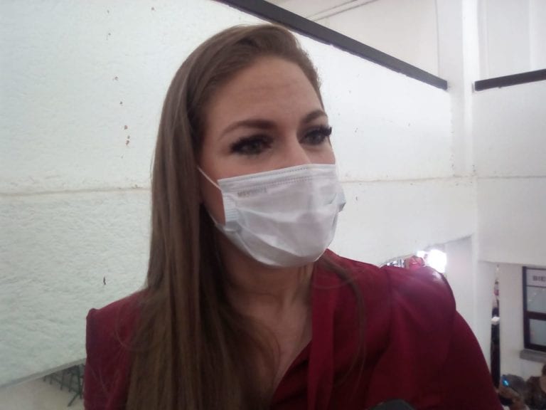 Un video que publicó Niurka Sáliva en su cuenta de Instagram y que luego borró, en que salía junto a un asesor suyo, fue una “broma de mal gusto” y una manera de llamar la atención de su ex marido, aclaró ella, señalando que no tiene relación sentimental alguna con esta persona.