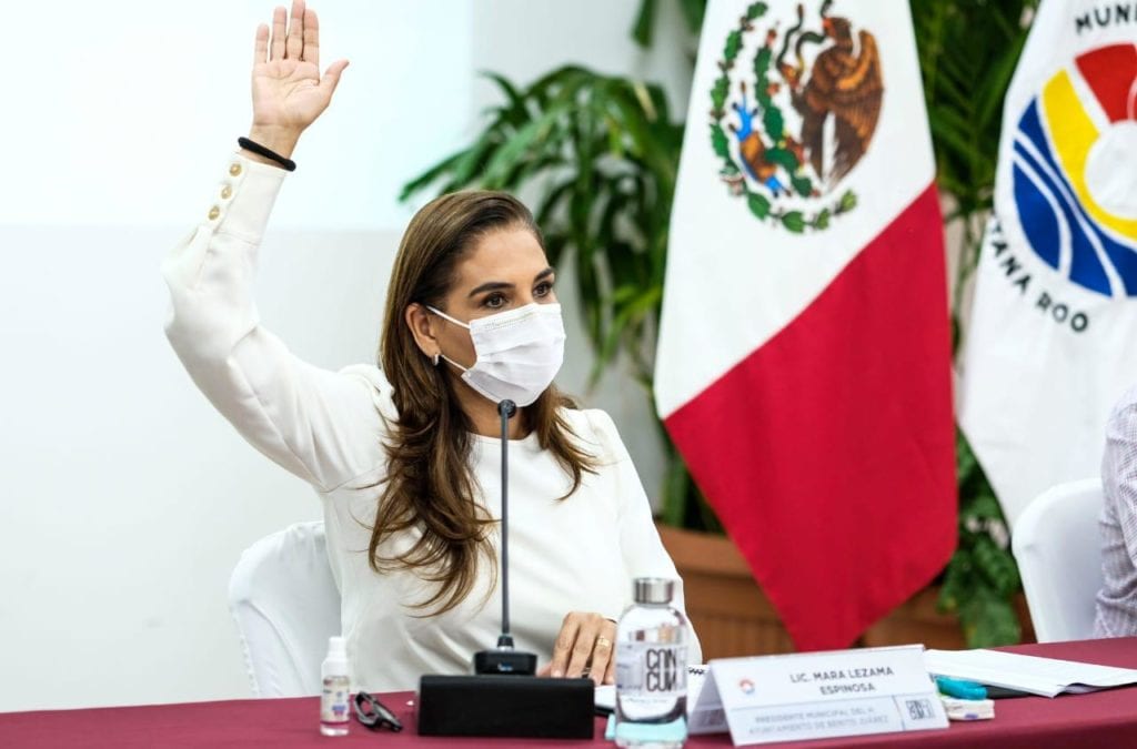 Durante dicha sesión, realizada en el Salón Presidentes y encabezada por la Presidente Municipal Mara Lezama, se explicó que dicho monto está apegado al Plan Municipal de Desarrollo 2018-2021, de acuerdo a la Ley de Ingresos del Municipio de Benito Juárez autorizada, así como orienta los recursos al cumplimiento de ejes, objetivos y programas de la administración pública.