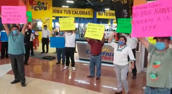 Protestan en gimnasio