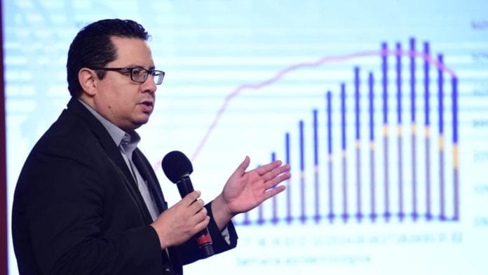 Ante los temores de la advertencia de una nueva cepa de Covid-19 detectada en Reino Unido, José Luis Alomía Zegarra, director de epidemiología de la Secretaría de Salud, informó que no es la primera de esta mutaciones que se detecta y ha habido nuevas variantes de COVID-19 a lo largo de la pandemia, en diferentes países.