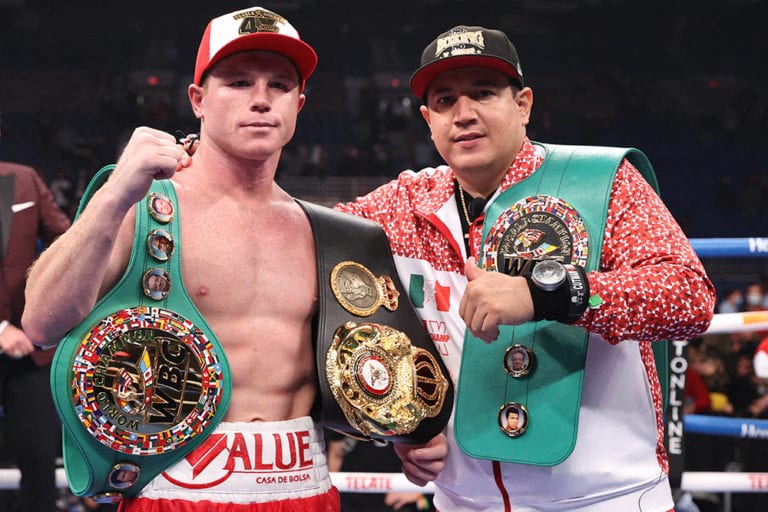 Saúl ‘Canelo’ Álvarez vence a Callum Smith y se alza con los títulos de peso supermediano
