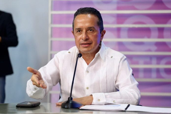 El gobernador Carlos Joaquín expidió tres acuerdos, publicados en el “Periódico Oficial del Estado de Quintana Roo”, en los que se dictan medidas de seguridad sanitaria de inmediata ejecución para la prevención y el control de la enfermedad generada por el coronavirus de la covid-19.