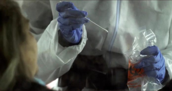 Se ha descubierto una nueva variante de Covid-19 en el Reino Unido; se cree que esta genera contagios más rápidos