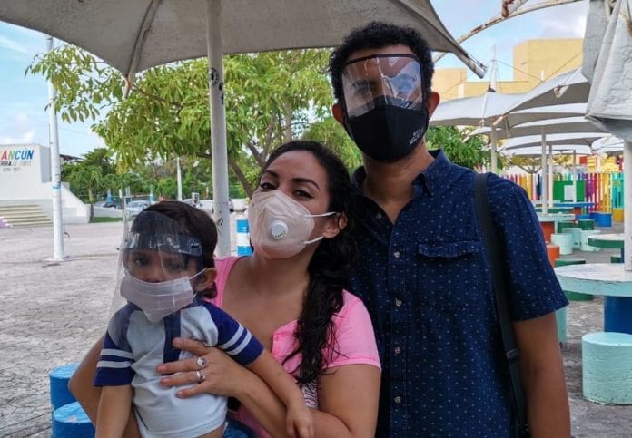 os padres de Ángel Leonardo buscan ayuda para este pequeño de dos años de edad, quien sufre una de las enfermedades más raras del mundo y que requiere de atención especializada en Estados Unidos.