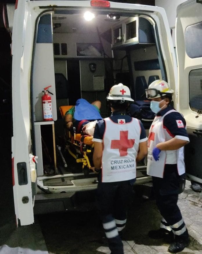 Integrantes de la delincuencia organizada amarraron de manos y cortaron el cuello de un hombre, dándolo por muerto y abandonándolo en un camino de terracería.