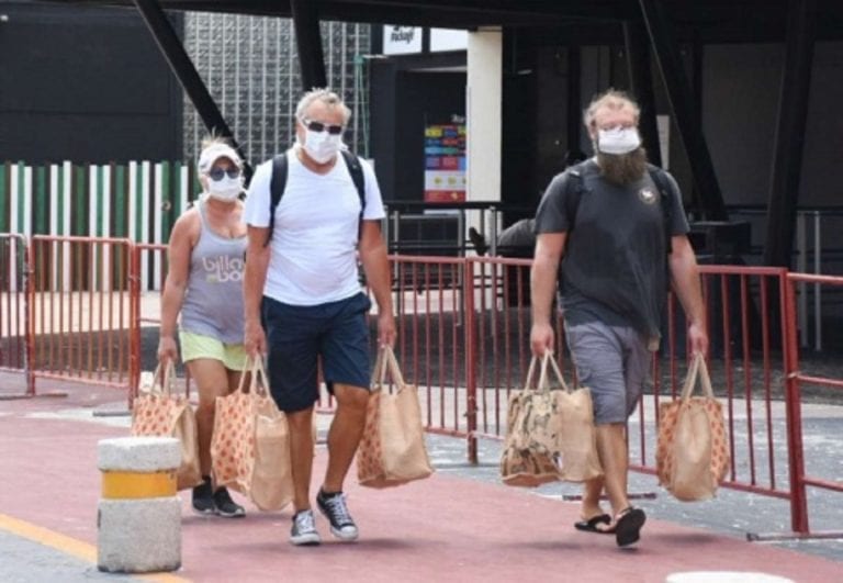 En las últimas 24 horas, autoridades de salud han confirmado el fallecimiento de cuatro personas a causa del COVID-19, además de 73 nuevos contagios de este virus en Quintana Roo.