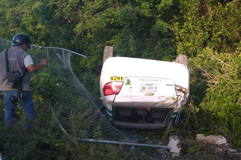 Se registró volcadura en avenida Huayacán, conductor perdió control del vehículo