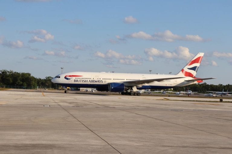 El Caribe Mexicano continúa ampliando su conectividad aérea desde la reapertura de sus destinos turísticos. Hoy reinició el vuelo de British Airways, desde Londres-Gatwick, tres veces por semana con frecuencias los martes, sábado y domingo – aunque por ajuste de tripulación llegó este viernes – al Aeropuerto Internacional de Cancún.