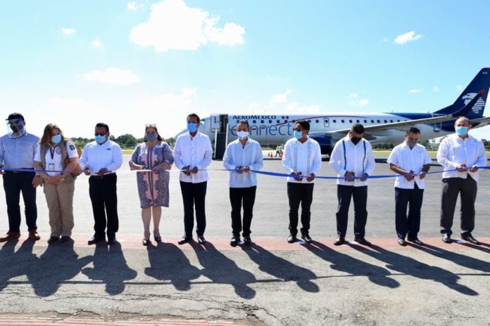 La nueva ruta aérea México-Chetumal, que inauguró hoy la empresa Aeroméxico, contribuirá al fortalecimiento de la recuperación económica del sur de Quintana Roo, con mejor conectividad para el sector del turismo hacia destinos como la capital, Bacalar y Mahahual, expresó el gobernador Carlos Joaquín.