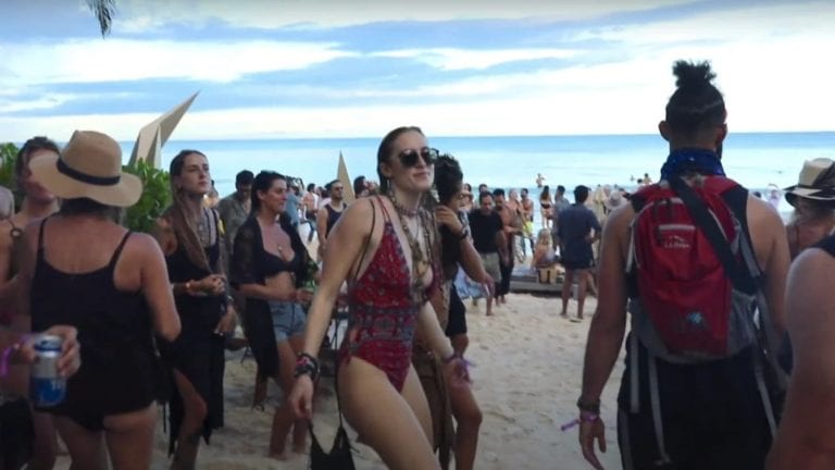 Luego de la publicación en la prensa de Nueva York de que Tulum habría sido un “epicentro del COVID-19” a raíz de un festival de música, el presidente de la asociación local de hoteles, David Ortiz Mena, declaró que cosas como estas ponen en riesgo el destino.