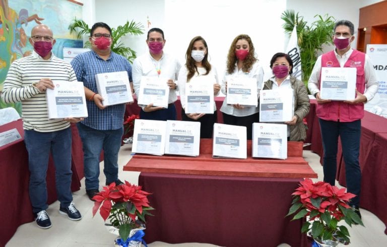Autoridades municipales instalaron y tomaron protesta a los integrantes del Consejo de Mejora Regulatoria del Municipio de Benito Juárez, en el marco del Día Internacional contra la Corrupción y como parte de la agenda de eventos de la “Semana contra la Corrupción” en Cancún. 