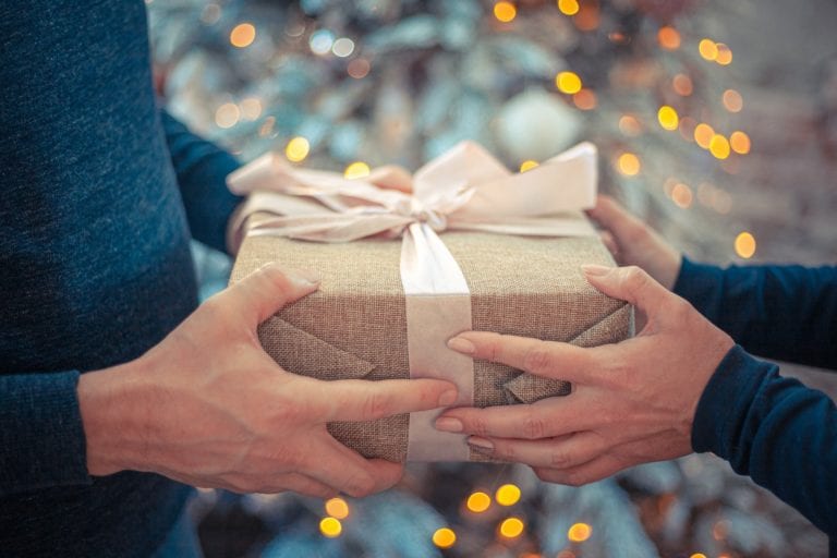 ¿Se te olvidó hacer regalo a alguien? No te pierdas estas opciones por menos de 300 pesos