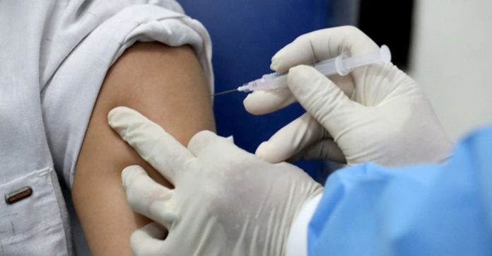 La UNAM invita a maestros y alumnos a ser parte de la campaña de vacunación contra el Covid-19