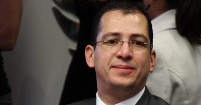 Le detectan cuatro propiedades millonarias al magistrado presidente del Tribunal Electoral