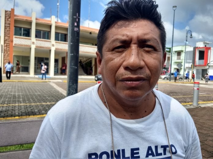 Localizada entre la cabecera municipal y Valladolid, Yucatán, Tihosuco es un poblado de origen maya, cuyos habitantes hoy denuncian el abandono de la autoridad municipal, ante las deficiencias de servicios públicos como alumbrado, bacheo y recoja de basura.