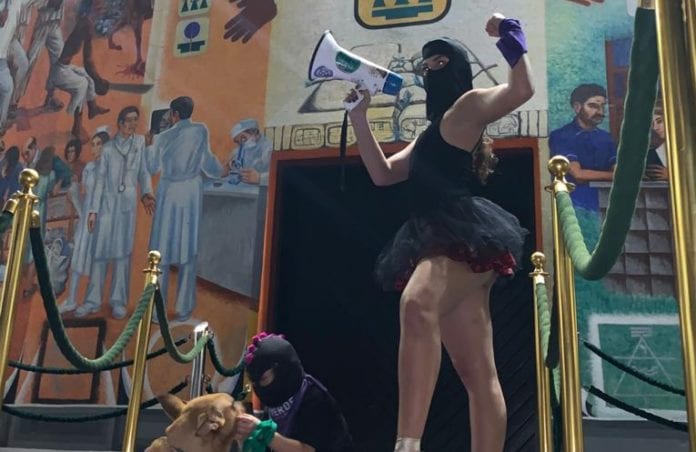 Feministas obtienen amparo para reponer electricidad en el Congreso